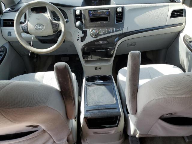 5TDKK3DC2DS318634 - 2013 TOYOTA SIENNA LE GRAY photo 8