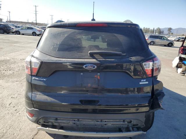 1FMCU0GD6JUB75742 - 2018 FORD ESCAPE SE BLACK photo 6