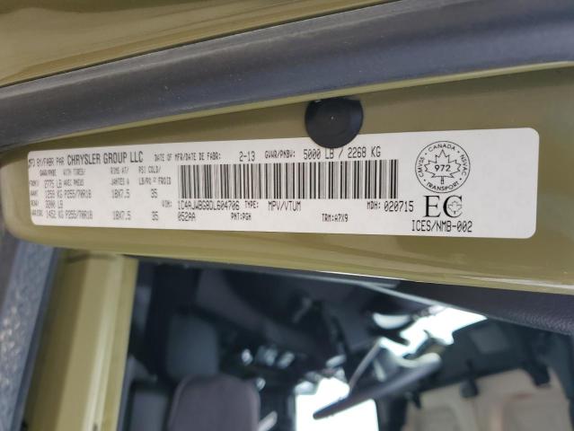 1C4AJWBG8DL604706 - 2013 JEEP WRANGLER SAHARA Grün Foto 13