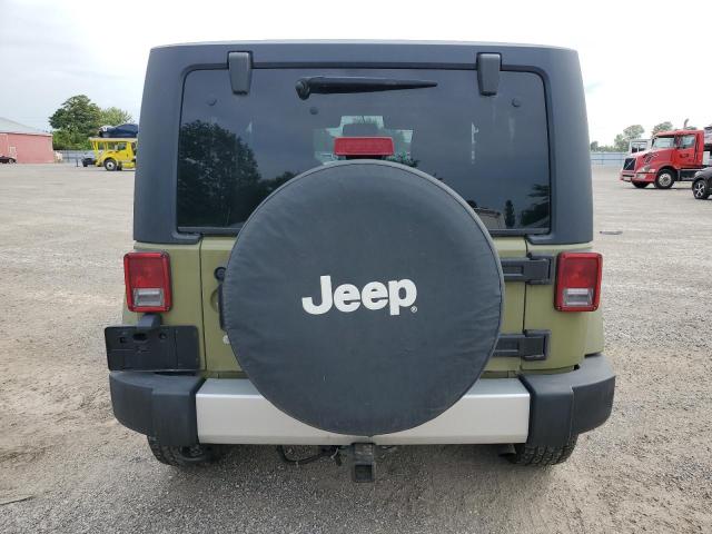 1C4AJWBG8DL604706 - 2013 JEEP WRANGLER SAHARA Grün Foto 6