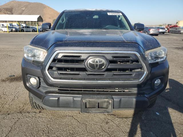 3TMAZ5CN9JM061926 - 2018 TOYOTA TACOMA DOUBLE CAB GRAY photo 5