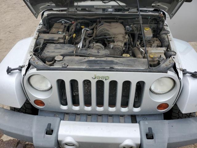 1C4HJWEG6CL179124 - 2012 JEEP WRANGLER UNLIMITED SAHARA 银色 照片 12