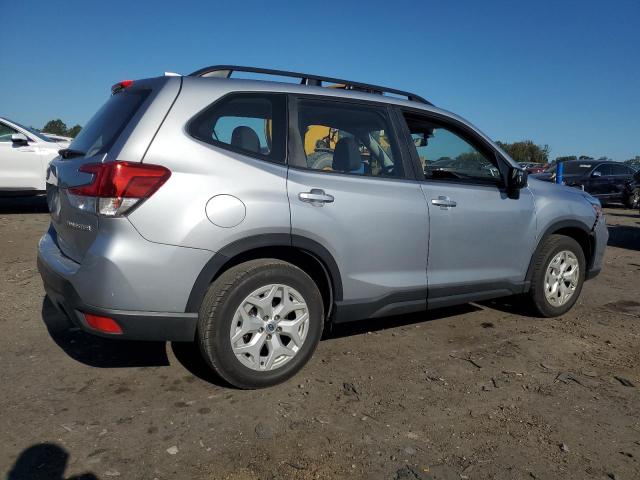 JF2SKADC6LH597319 - 2020 SUBARU FORESTER GRAY photo 3