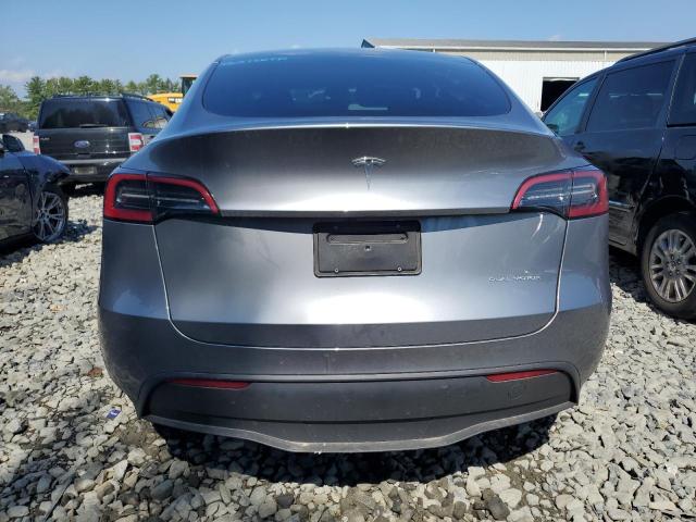 7SAYGDEE1RA328570 - 2024 TESLA MODEL Y Silber Foto 6