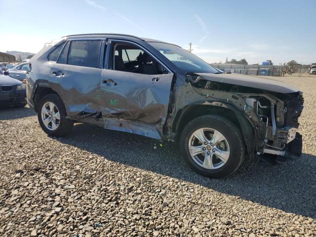 2T3W1RFV6MC110553 - 2021 TOYOTA RAV4 XLE GRAY photo 4