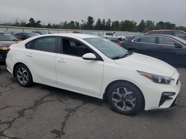 3KPF24AD5KE117290 - 2019 KIA FORTE FE WHITE photo 4