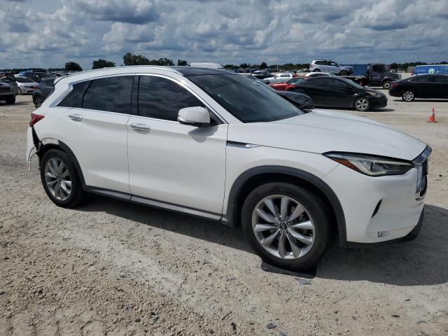 3PCAJ5M19LF113016 - 2020 INFINITI QX50 PURE WHITE photo 4