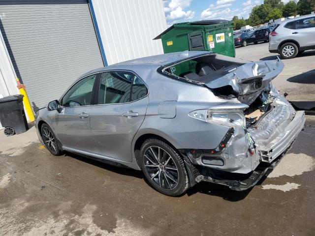 4T1G11AK8NU639286 - 2022 TOYOTA CAMRY SE 银色 照片 2
