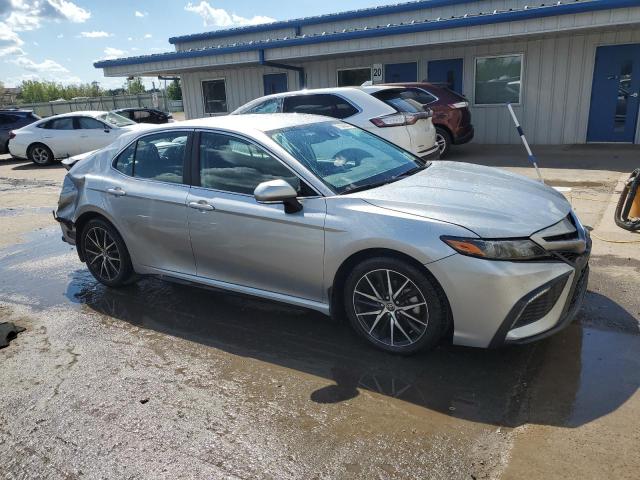 4T1G11AK8NU639286 - 2022 TOYOTA CAMRY SE 银色 照片 4