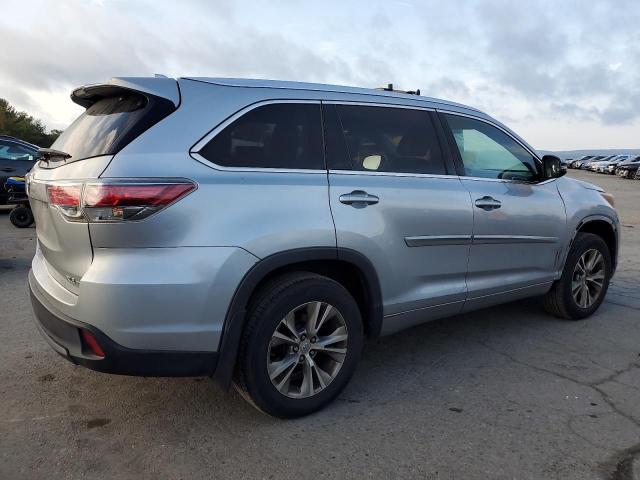 5TDJKRFH5FS179688 - 2015 TOYOTA HIGHLANDER XLE 银色 照片 3