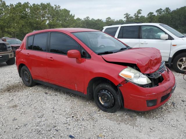 3N1BC13E98L446033 - 2008 NISSAN VERSA S RED photo 4