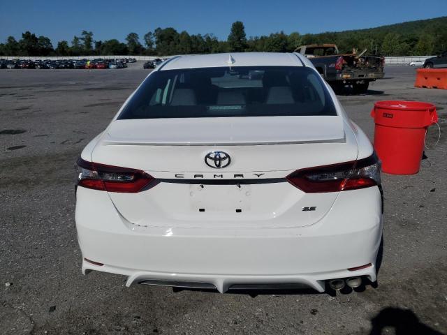 4T1G11AK4PU767799 - 2023 TOYOTA CAMRY SE NIGHT SHADE WHITE photo 6