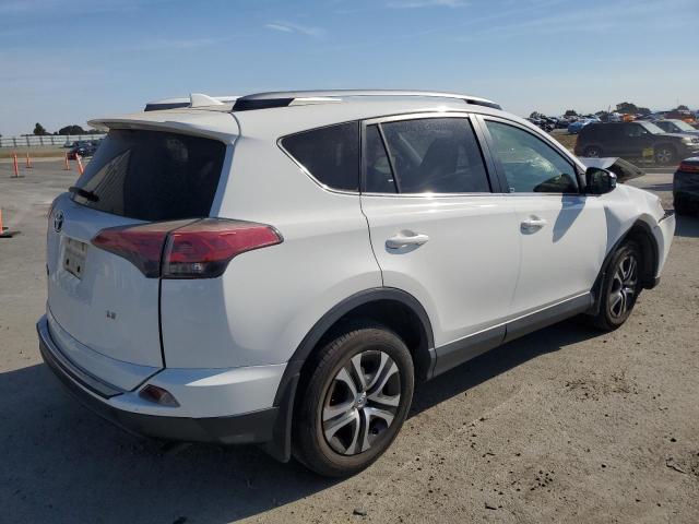 JTMZFREV2JJ155854 - 2018 TOYOTA RAV4 LE Beyaz fotoğraf 3