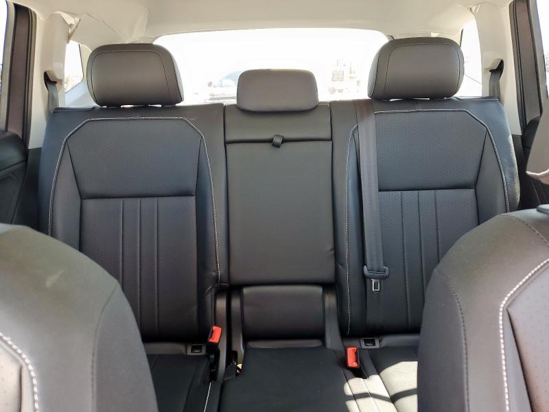 3VV3B7AXXNM068663 - 2022 VOLKSWAGEN TIGUAN SE GRAY photo 10