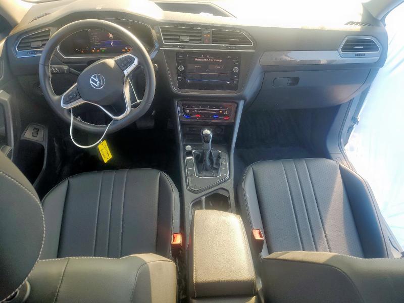 3VV3B7AXXNM068663 - 2022 VOLKSWAGEN TIGUAN SE GRAY photo 8