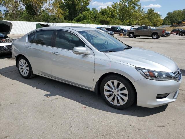 1HGCR2F8XFA110263 - 2015 HONDA ACCORD EXL SILVER photo 4