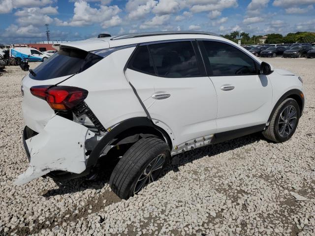 KL4MMDS28NB144154 - 2022 BUICK ENCORE GX SELECT WHITE photo 3