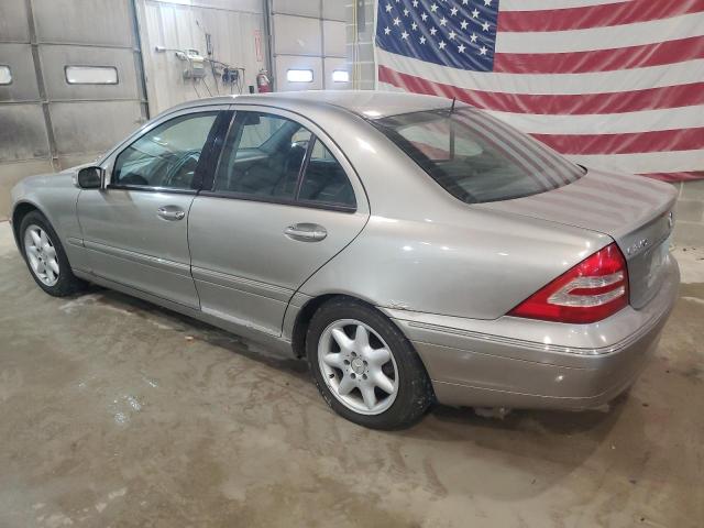 WDBRF61J33E012455 - 2003 MERCEDES-BENZ C 240 GRAY photo 2