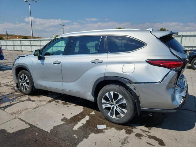 5TDHZRBH5NS577658 - 2022 TOYOTA HIGHLANDER XLE Gümüş foto 2