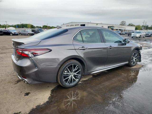 4T1G11AK3PU810402 - 2023 TOYOTA CAMRY SE NIGHT SHADE GRAY photo 3