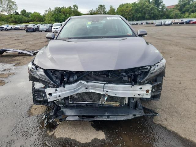 4T1G11AK3PU810402 - 2023 TOYOTA CAMRY SE NIGHT SHADE GRAY photo 5