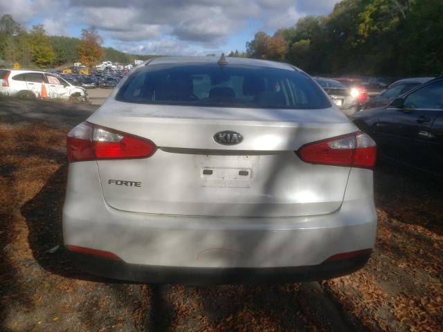 KNAFX4A65F5413573 - 2015 KIA FORTE LX WHITE photo 6