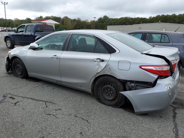 4T4BF1FK2FR490272 - 2015 TOYOTA CAMRY LE SILVER photo 2