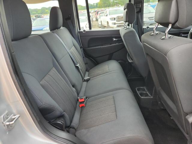 1C4PJMAK2CW170185 - 2012 JEP LIBERTY SPORT SILVER photo 11