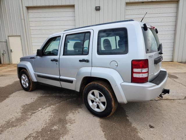 1C4PJMAK2CW170185 - 2012 JEP LIBERTY SPORT SILVER photo 2