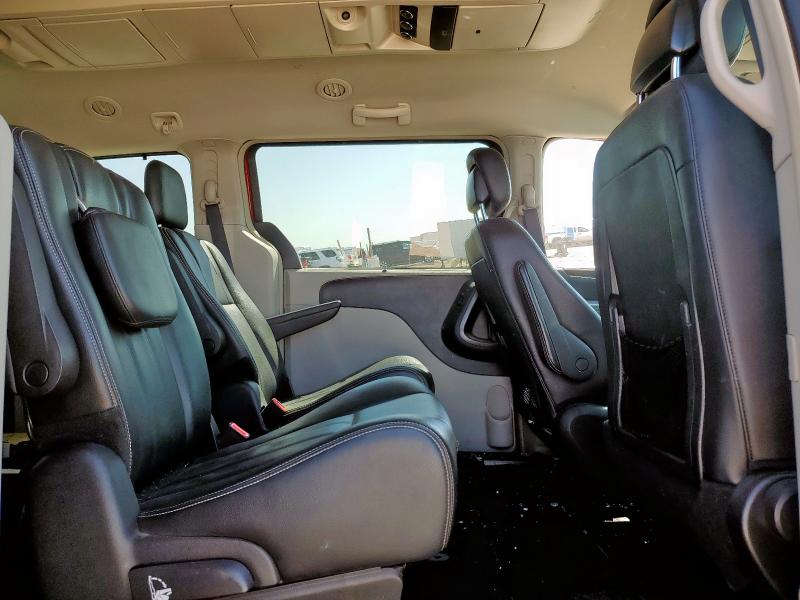 2C4RC1BG3GR246734 - 2016 CHRYSLER TOWN & COU TOURING MAROON photo 11