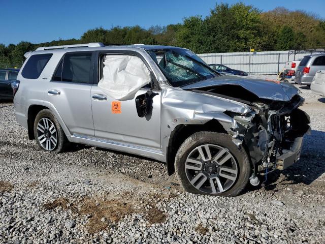 JTEBU5JR1J5495770 - 2018 TOYOTA 4RUNNER SR5/SR5 PREMIUM 银色 照片 4