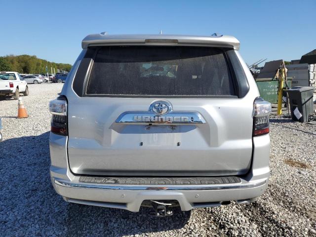 JTEBU5JR1J5495770 - 2018 TOYOTA 4RUNNER SR5/SR5 PREMIUM 银色 照片 6