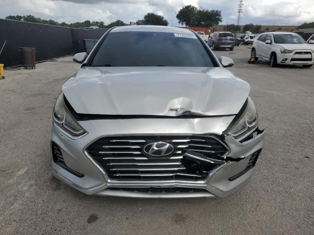 5NPE34AF5JH680845 - 2018 HYUNDAI SONATA SPORT 银色 照片 5