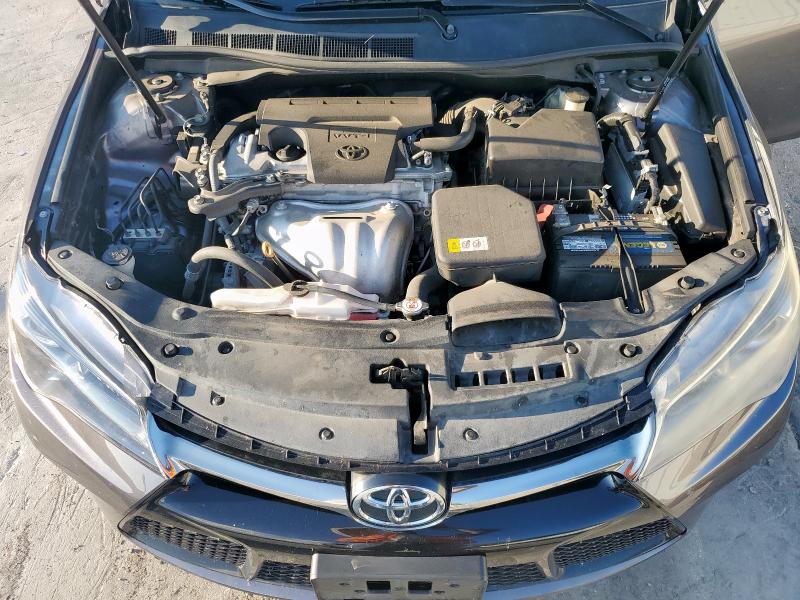 4T1BF1FK5HU748698 - 2017 TOYOTA CAMRY LE GRAY photo 11