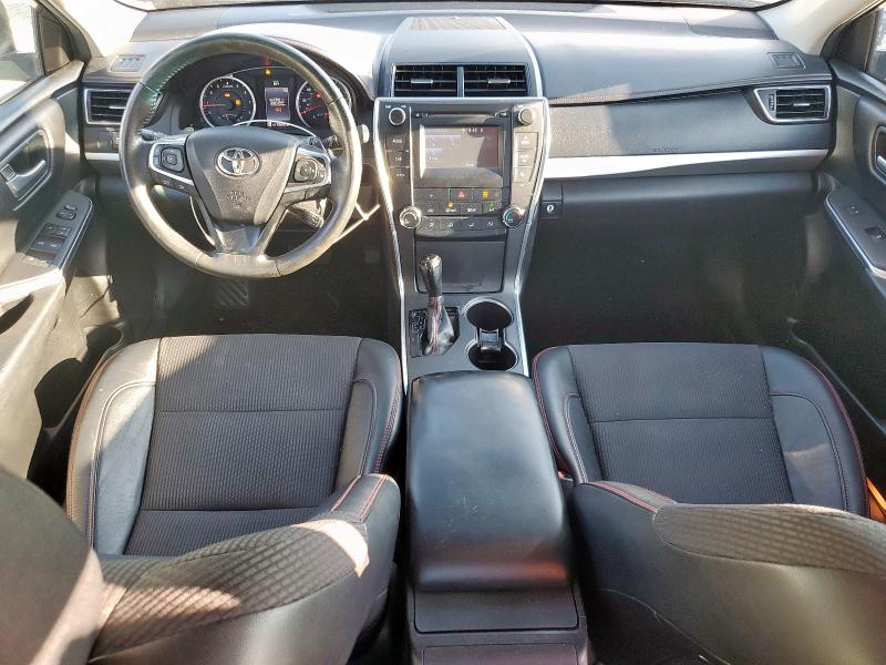 4T1BF1FK5HU748698 - 2017 TOYOTA CAMRY LE GRAY photo 8