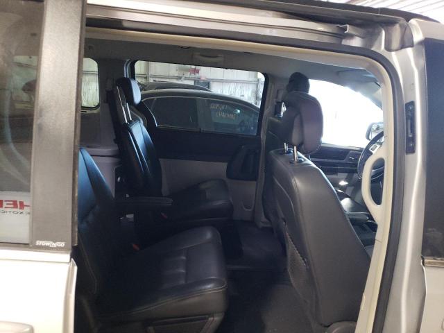 2A4RR5DX6AR279618 - 2010 CHRYSLER TOWN & COU TOURING SILVER photo 11