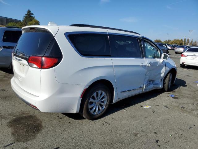 2C4RC1BG6HR621212 - 2017 CHRYSLER PACIFICA TOURING L WHITE photo 3