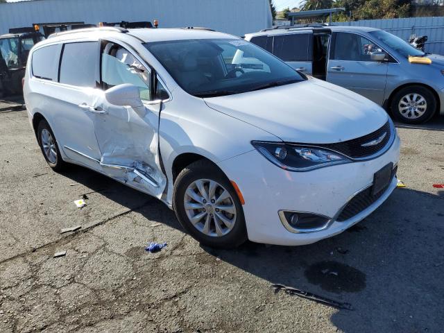 2C4RC1BG6HR621212 - 2017 CHRYSLER PACIFICA TOURING L WHITE photo 4
