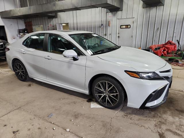 4T1T11AK4PU143435 - 2023 TOYOTA CAMRY SE NIGHT SHADE WHITE photo 4