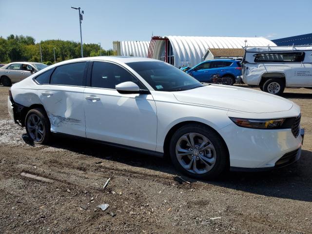 1HGCY1F38RA090052 - 2024 HONDA ACCORD EX WHITE photo 4