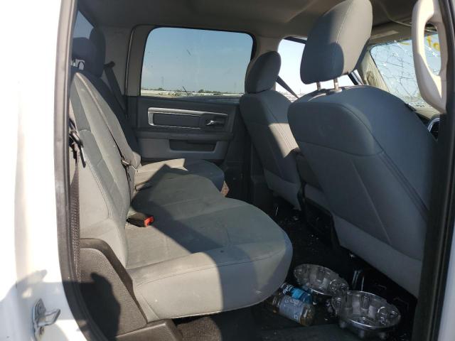 3C6UR5KL1JG206010 - 2018 RAM 2500 LARAMIE Белый фото 10