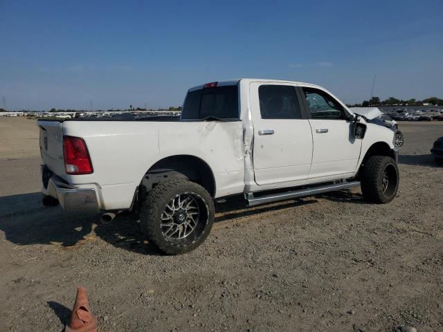 3C6UR5KL1JG206010 - 2018 RAM 2500 LARAMIE Белый фото 3