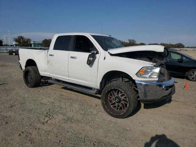 3C6UR5KL1JG206010 - 2018 RAM 2500 LARAMIE Белый фото 4