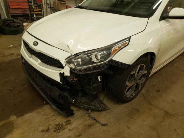 3KPF24AD3KE108653 - 2019 KIA FORTE FE WHITE photo 9