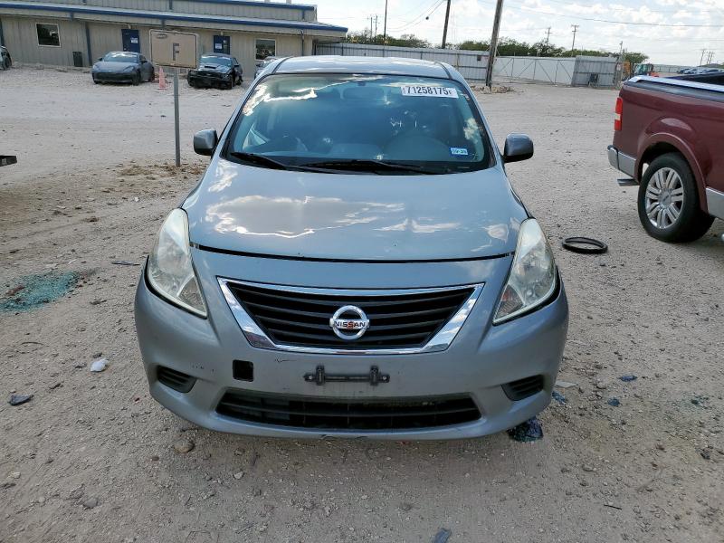 3N1CN7AP2DL835788 - 2013 NISSAN VERSA S Gümüş foto 5