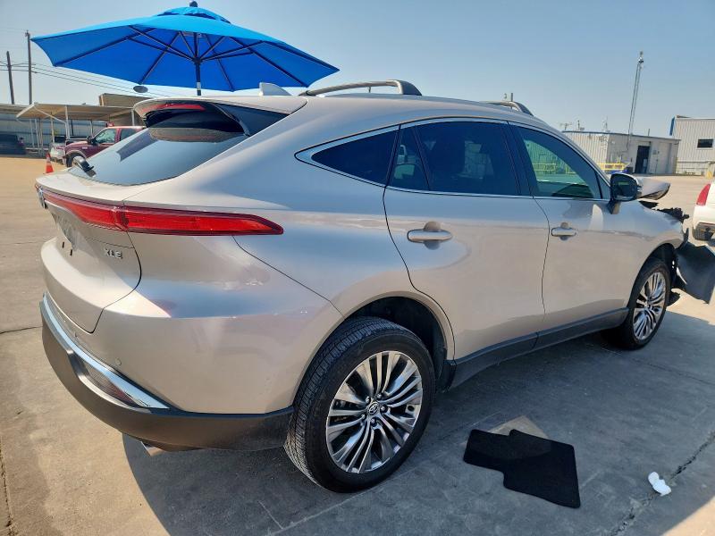 JTEAAAAH6RJ156994 - 2024 TOYOTA VENZA LE BEIGE photo 3