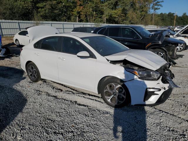 3KPF24ADXME407723 - 2021 KIA FORTE FE WHITE photo 4