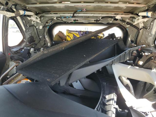 2T3L6RFV3MW004452 - 2021 TOYOTA RAV4 LE 银色 照片 10