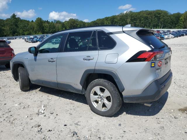 2T3L6RFV3MW004452 - 2021 TOYOTA RAV4 LE 银色 照片 2