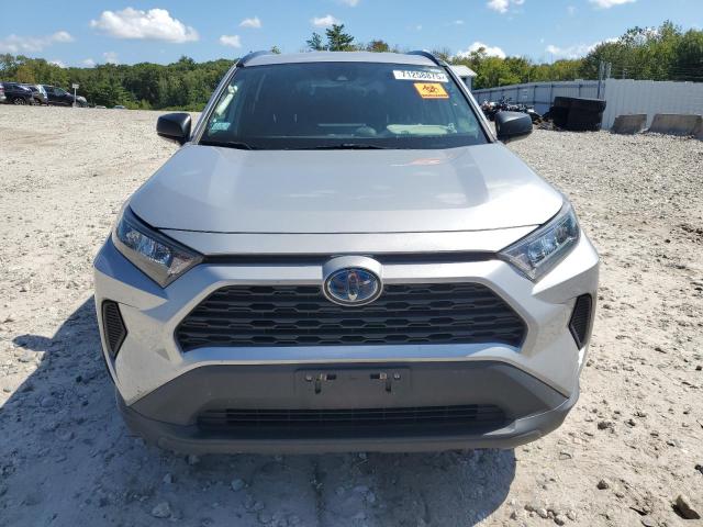 2T3L6RFV3MW004452 - 2021 TOYOTA RAV4 LE 银色 照片 5